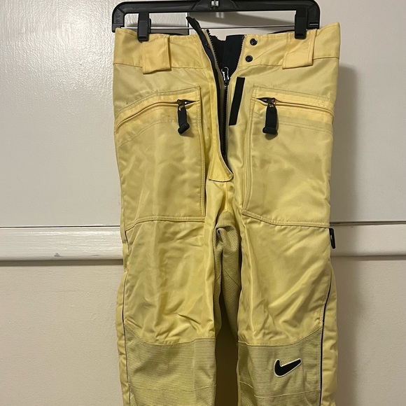NWT RARE Retro Nike ACG Snowpants Size: M